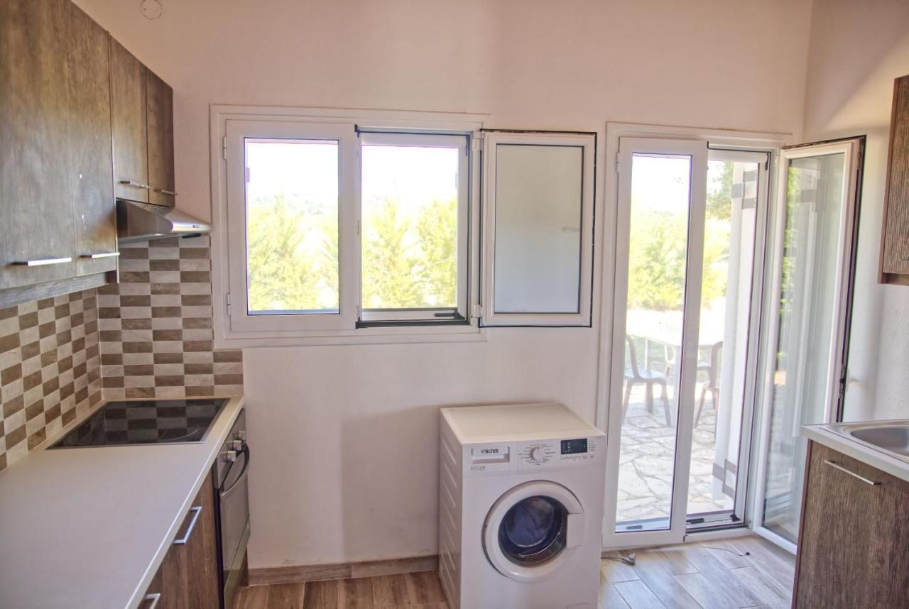 Villa Riviera Ájos Jeórjos Eksteriør bilde