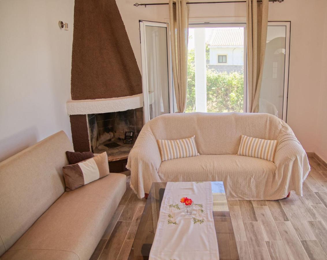 Villa Riviera Ájos Jeórjos Eksteriør bilde